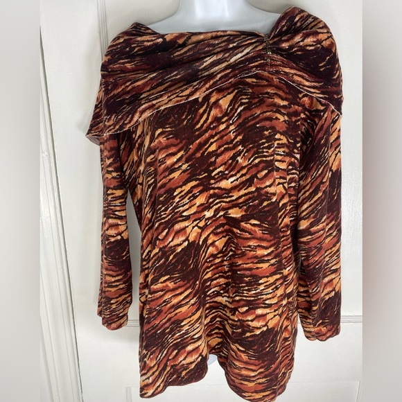 Reba Animal Print Top with Button Detail - Picture 1 of 6